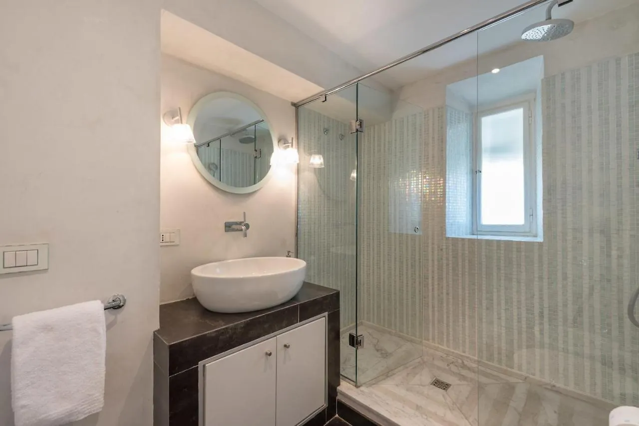 Charming 2Bed Apartment Overlooking Duomo - Hosted By Sweetstay Firenze Italia