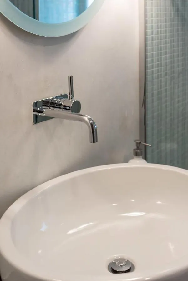 Charming 2Bed Apartment Overlooking Duomo - Hosted By Sweetstay Firenze